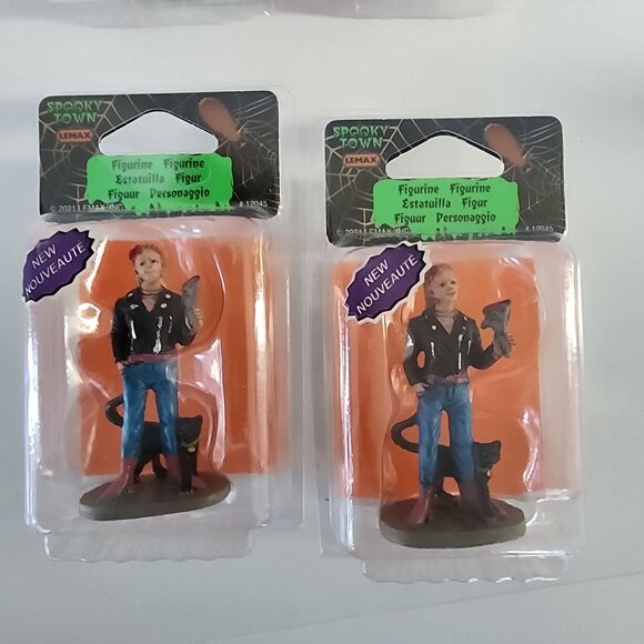 Spooky Town Lemax Figurine #12045 c. 2021 "Kat" New in Box - Picture 3 of 5
